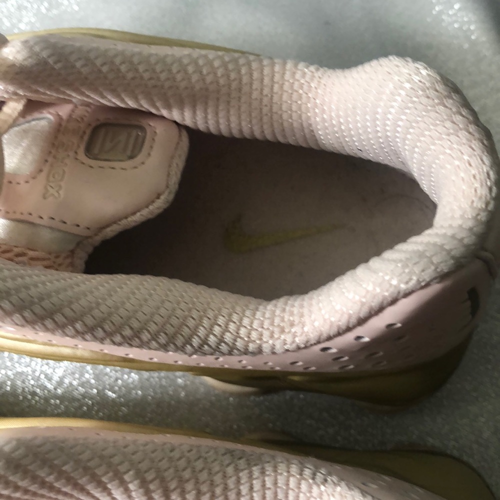 Tennis - Picture 4 of 4